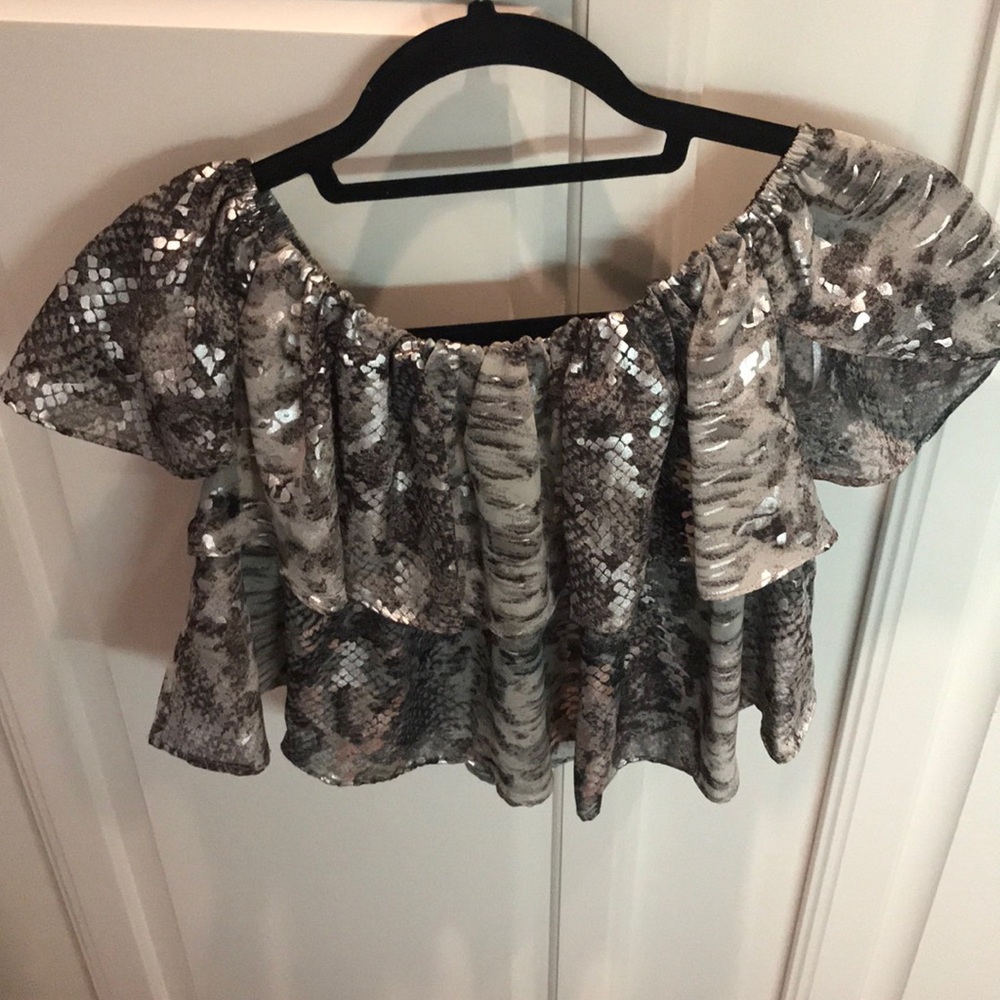 Strapless snakeskin style shirt